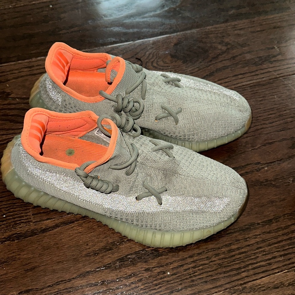 yezzy - Picture 2 of 4